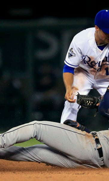 Morales drives in 5, Royals crush Tigers 16-5